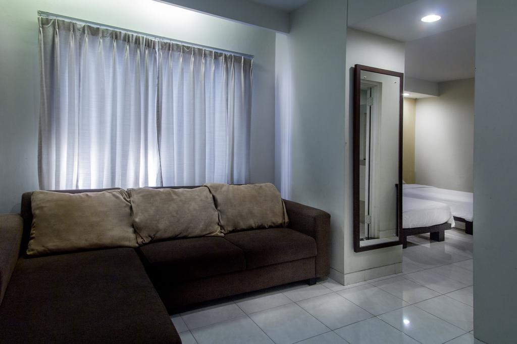 Hotel Quirin Semarang Camera foto